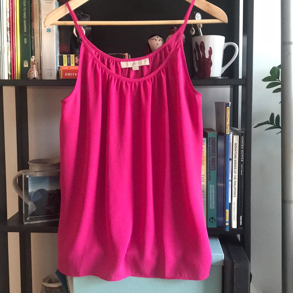 Pink layering tank 🌷 From Ann Taylor Loft